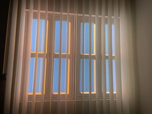 কেনা 2100-7500K হালকা রঙের জাল উইন্ডো লাইট রেইলি বিক্ষিপ্ত নেতৃত্বাধীন আলো প্রাচীর মাউন্ট ইনস্টলেশন অনলাইনে উৎপাদন